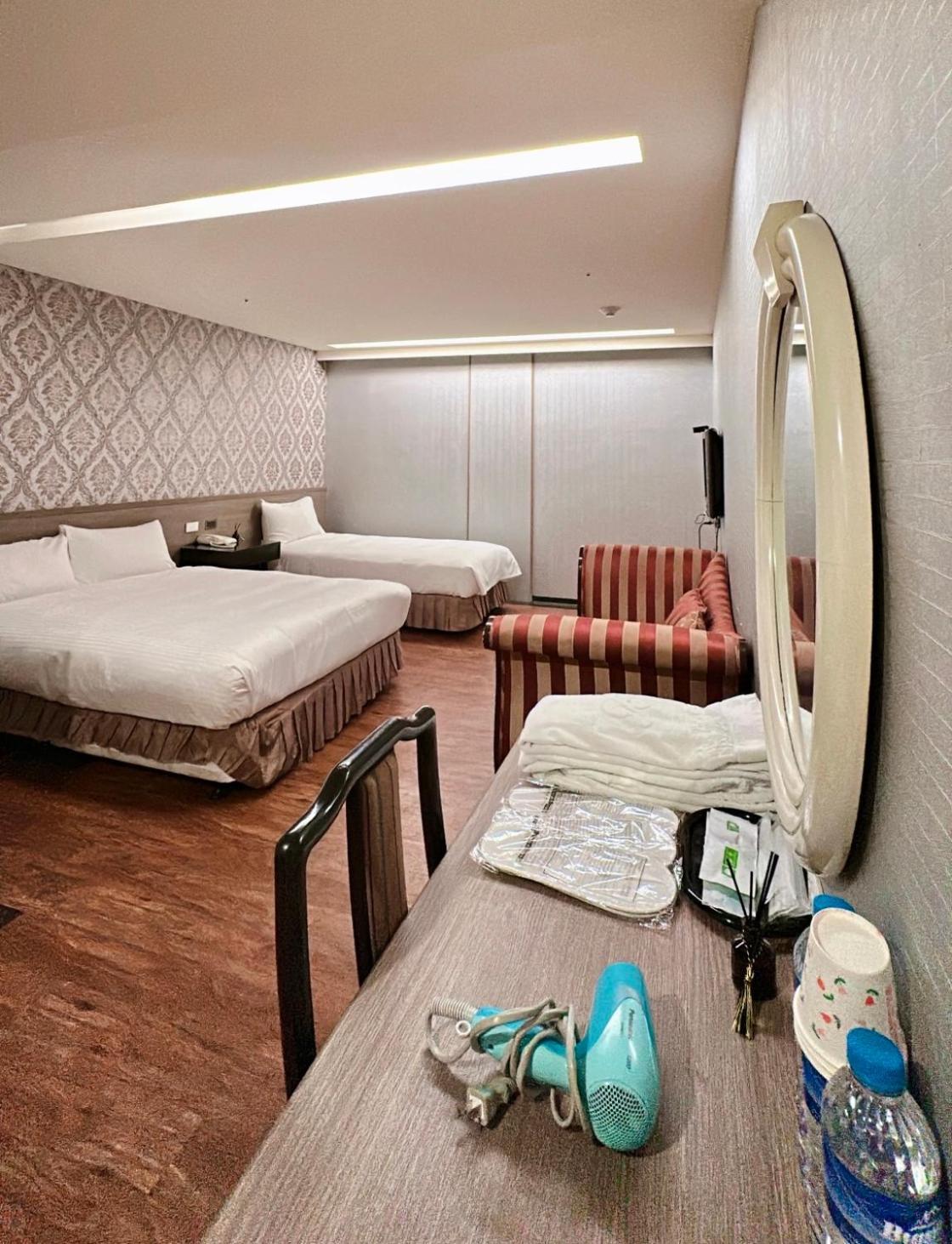 Crystal City Hotel Zhongli Eksteriør bilde