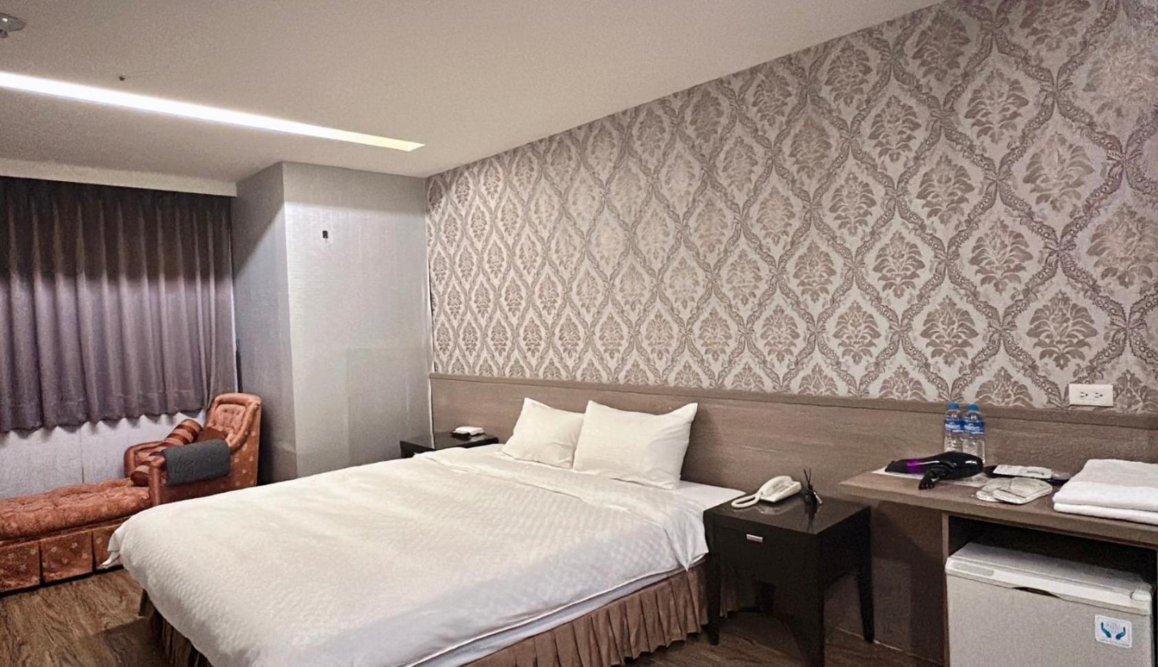 Crystal City Hotel Zhongli Eksteriør bilde